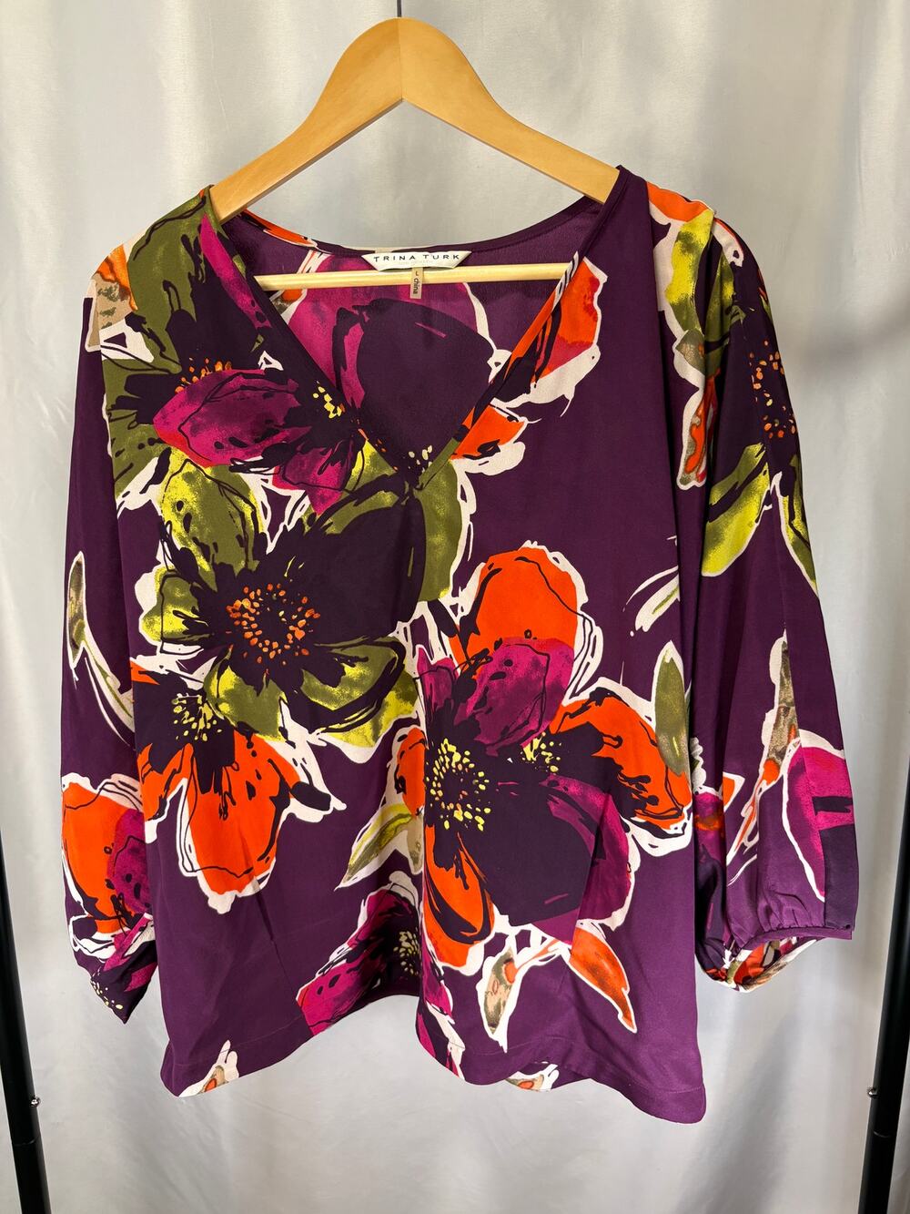 Trina Turk Women’s Large 100% Silk Floral Blouse Purple Orange V-Neck 3/4 Sleeve